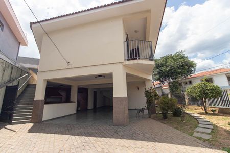 Casa à venda com 270m², 3 quartos e 6 vagasFachada