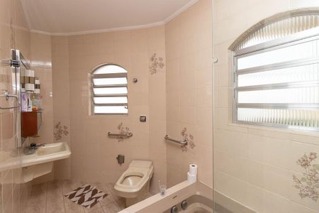 Casa à venda com 270m², 3 quartos e 6 vagasBanheiro da Suíte