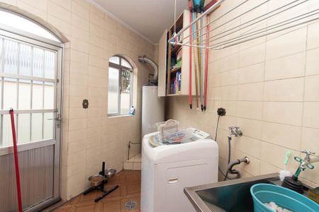 Casa à venda com 270m², 3 quartos e 6 vagasÁrea de Serviço