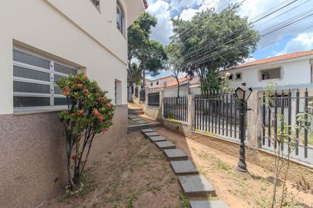Casa à venda com 270m², 3 quartos e 6 vagasQuintal