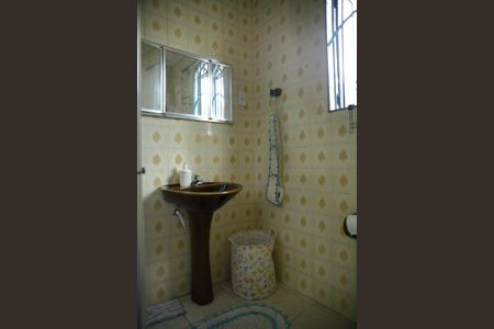 Casa à venda com 267m², 4 quartos e 3 vagasBanheiro Casa 2 