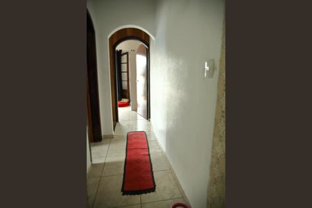 Casa à venda com 267m², 4 quartos e 3 vagasCorredor casa 1 