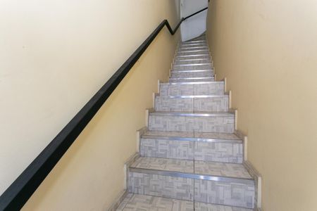 Casa à venda com 180m², 3 quartos e 1 vagaCasa 1 - Escada de Acesso