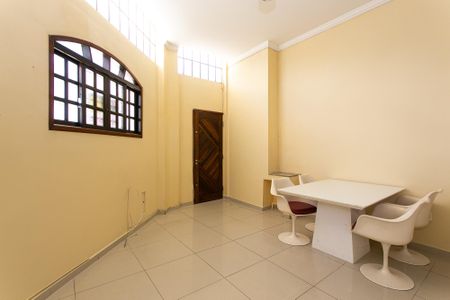 Casa à venda com 180m², 3 quartos e 1 vagaCasa 2 - Sala