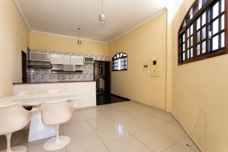 Casa à venda com 180m², 3 quartos e 1 vagaCasa 2 - Sala