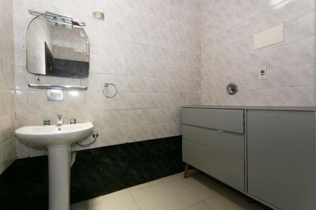 Casa à venda com 180m², 3 quartos e 1 vagaCasa 1 - Banheiro
