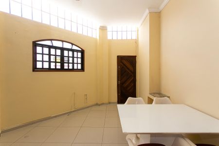 Casa à venda com 180m², 3 quartos e 1 vagaCasa 2 - Sala