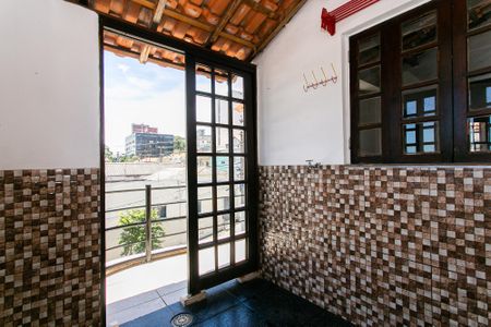 Casa à venda com 180m², 3 quartos e 1 vagaCasa 1 - Área de Serviço