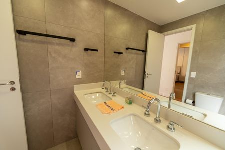 Apartamento para alugar com 85m², 2 quartos e 2 vagasBanheiro Suite 1