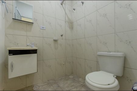 Banheiro de kitnet/studio para alugar com 1 quarto, 55m² em Vila Mangalot, São Paulo