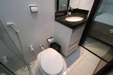 Apartamento para alugar com 59m², 2 quartos e 2 vagasBanheiro do Quarto 2