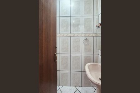 Casa à venda com 181m², 4 quartos e 2 vagasBanheiro de serviço