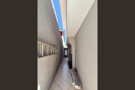 Casa à venda com 181m², 4 quartos e 2 vagasCorredor