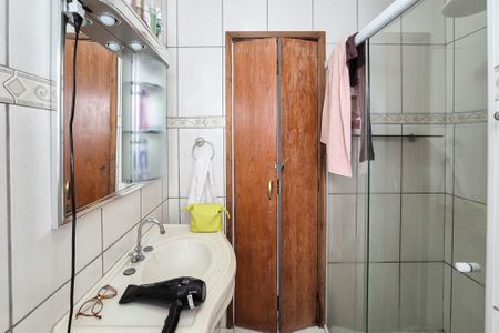 Casa à venda com 181m², 4 quartos e 2 vagasBanheiro Social