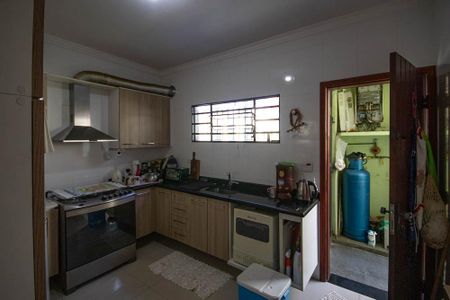 Casa à venda com 360m², 3 quartos e 3 vagasCozinha 