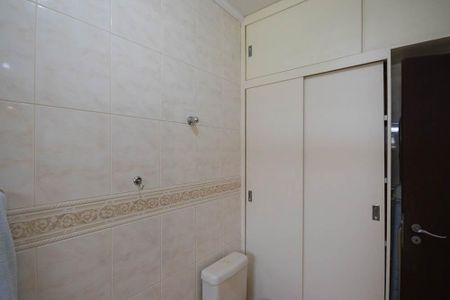 Casa à venda com 360m², 3 quartos e 3 vagasBanheiro da Suíte