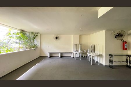 Apartamento à venda com 74m², 2 quartos e 1 vagaÁrea comum