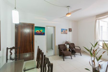 Apartamento à venda com 74m², 2 quartos e 1 vagaSala