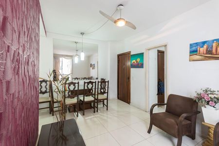 Apartamento à venda com 74m², 2 quartos e 1 vagaSala