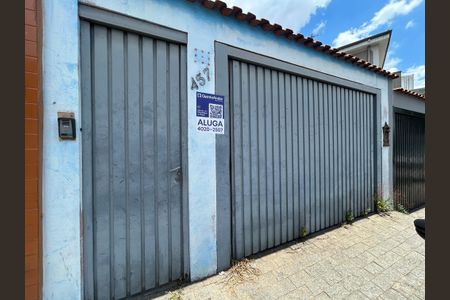 Casa para alugar com 99m², 3 quartos e 1 vaga Casa para alugar com 99m², 3 quartos e 1 vagaFachada