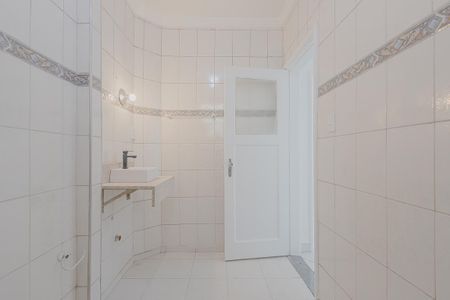 Apartamento à venda com 79m², 2 quartos e sem vaga Apartamento à venda com 79m², 2 quartos e sem vagaBanheiro