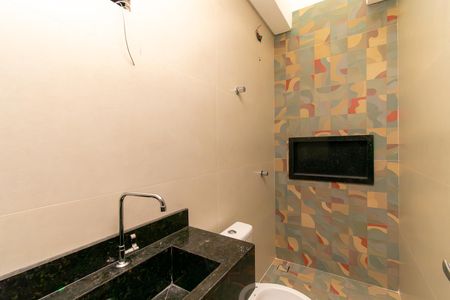 Casa à venda com 140m², 3 quartos e 2 vagasBanheiro da Suíte 1