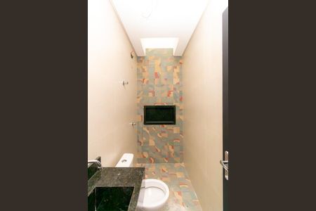 Casa à venda com 140m², 3 quartos e 2 vagasBanheiro da Suíte 1