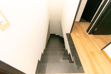 Escada de casa à venda com 3 quartos, 140m² em Jardim Avelino, São Paulo