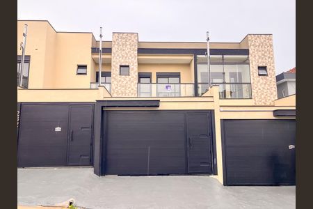 Casa à venda com 140m², 3 quartos e 2 vagasFachada