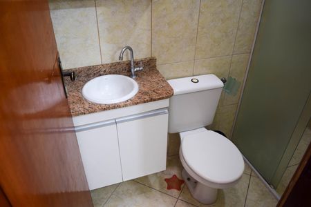 Casa à venda com 102m², 3 quartos e 3 vagasBanheiro 