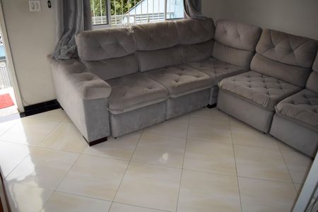 Casa à venda com 102m², 3 quartos e 3 vagasSala