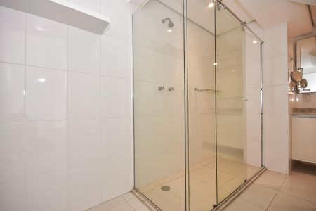 Apartamento à venda com 342m², 3 quartos e 6 vagasBanheiro Suíte 1