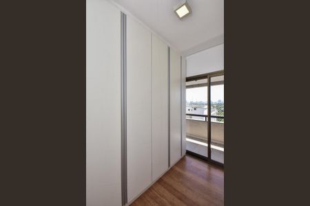 Apartamento à venda com 342m², 3 quartos e 6 vagasArmário da Suíte 1