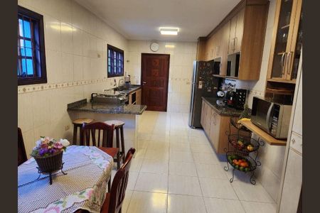 Casa à venda com 3 quartos, 182m² em Butantã, São Paulo