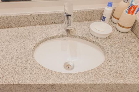 Casa à venda com 400m², 5 quartos e 6 vagasBanheiro da Suíte 1