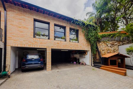 Casa à venda com 400m², 5 quartos e 6 vagasGaragem