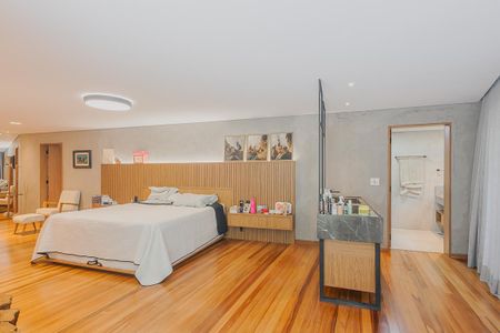 Casa à venda com 400m², 5 quartos e 6 vagasSuíte 3