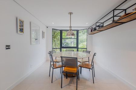 Casa à venda com 400m², 5 quartos e 6 vagasCozinha