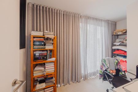 Casa à venda com 400m², 5 quartos e 6 vagasÁrea de Serviço - Quarto 2