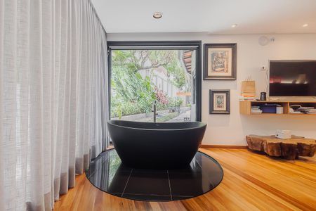 Casa à venda com 400m², 5 quartos e 6 vagasBanheiro da Suíte 3