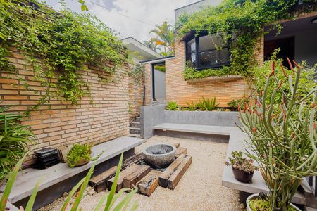 Casa à venda com 400m², 5 quartos e 6 vagasEntrada