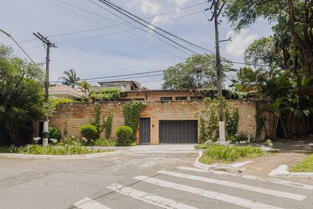 Casa à venda com 400m², 5 quartos e 6 vagasFachada