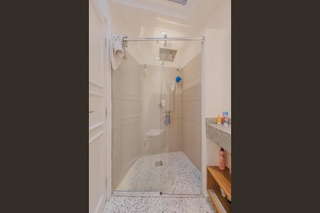 Casa à venda com 400m², 5 quartos e 6 vagasBanheiro da Suíte 1