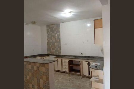 Casa para alugar com 3 quartos, 360m² em Monte Castelo, Contagem