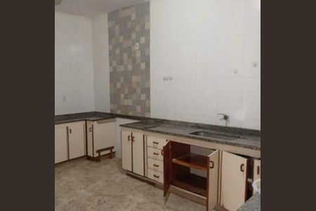 Casa para alugar com 3 quartos, 360m² em Monte Castelo, Contagem