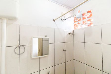 Banheiro de casa para alugar com 1 quarto, 34m² em Jardim Bonifacio, São Paulo