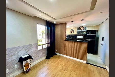 Sala de apartamento para alugar com 2 quartos, 45m² em Água Chata, Guarulhos