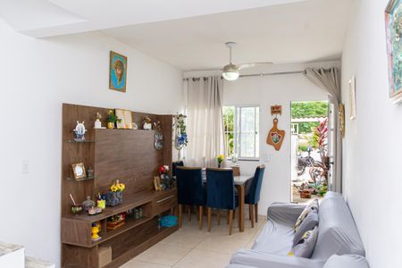 Sala de casa para alugar com 2 quartos, 81m² em Guaratiba, Rio de Janeiro