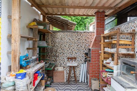 Casa para alugar com 81m², 2 quartos e 1 vagaQuintal