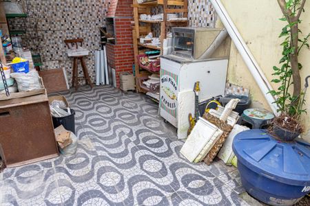 Casa para alugar com 81m², 2 quartos e 1 vagaQuintal